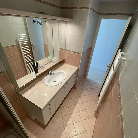 Apartment Vue T2 De 51m2 Avec 1 *